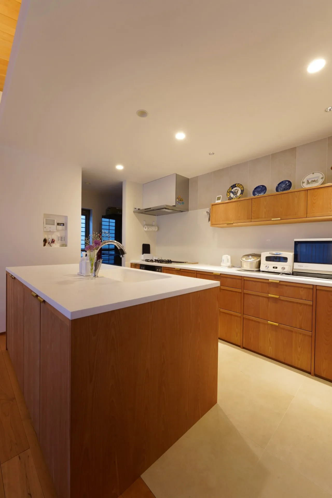 Ⅱ型のオリジナルキッチン。把手から面材まですべてにこだわりが詰まっています。