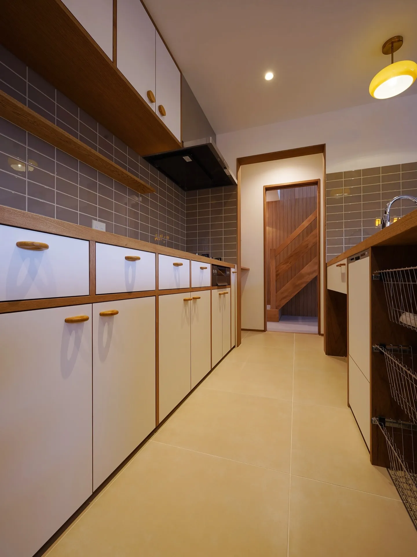 №229『 Good Ole Dimly House 』