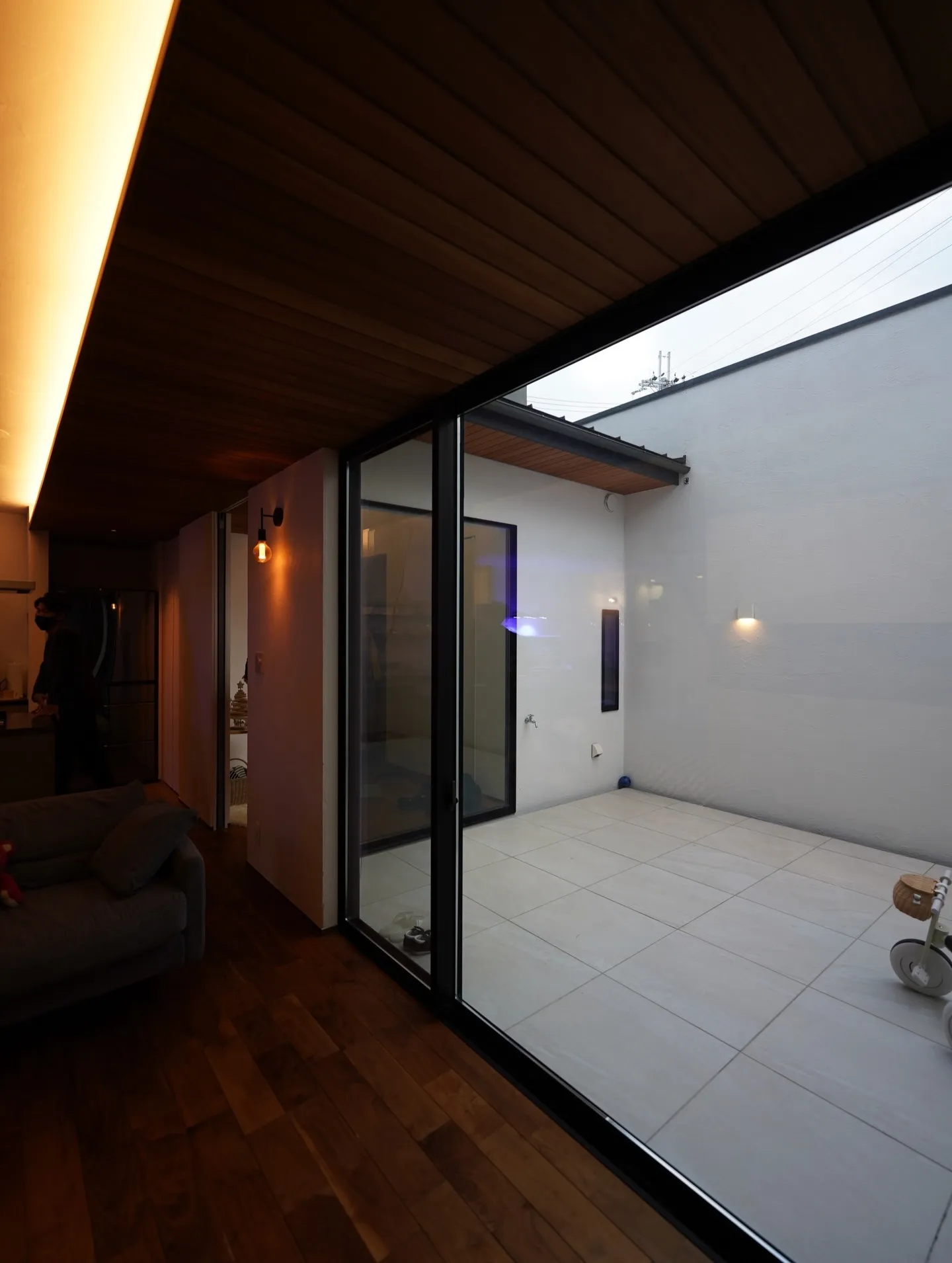 『Aqualium Court House』