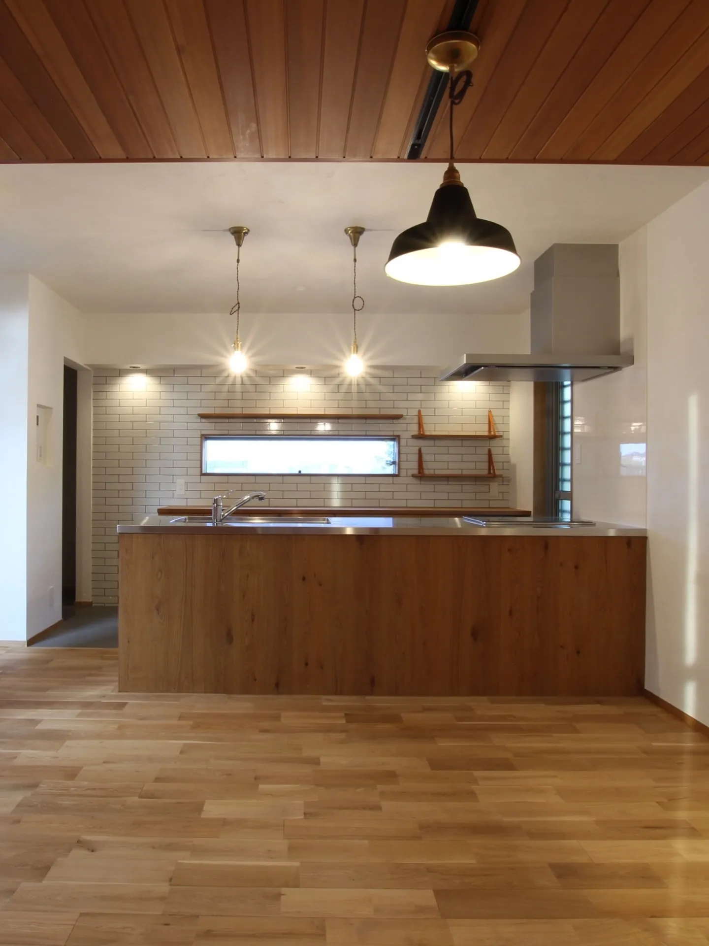 『岬に建つナチュラルオークの家』