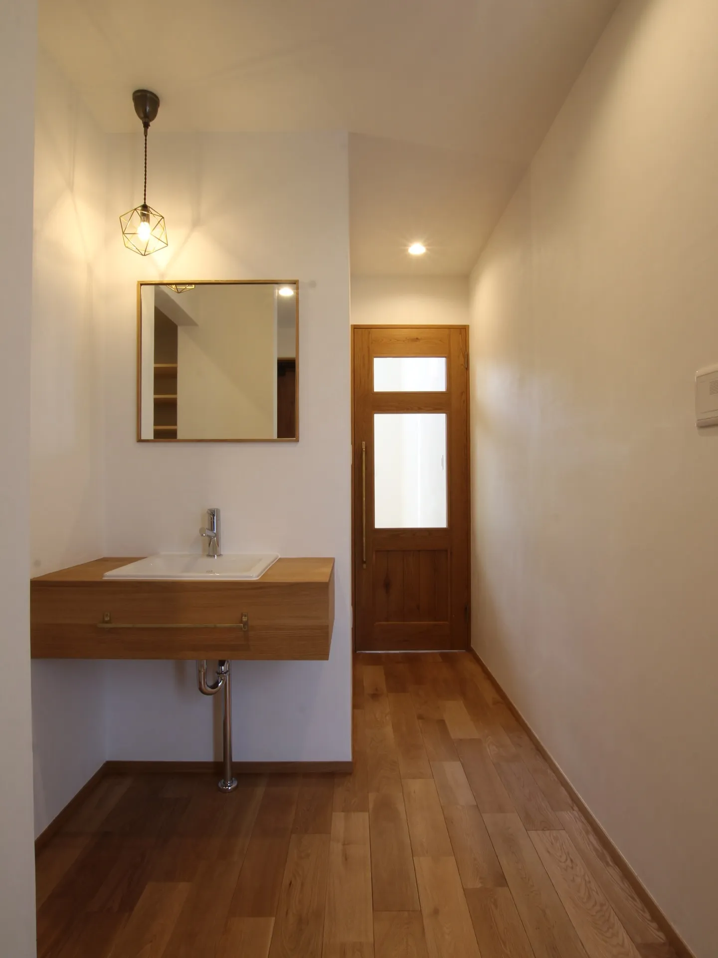 『岬に建つナチュラルオークの家』